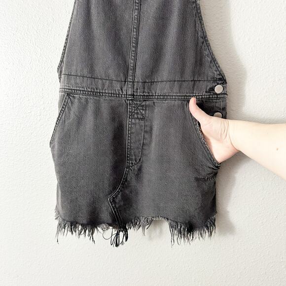 Free People Torn Up Mini Black Mini Denim Skirt Overalls Women's Size 6 - Picture 5 of 11